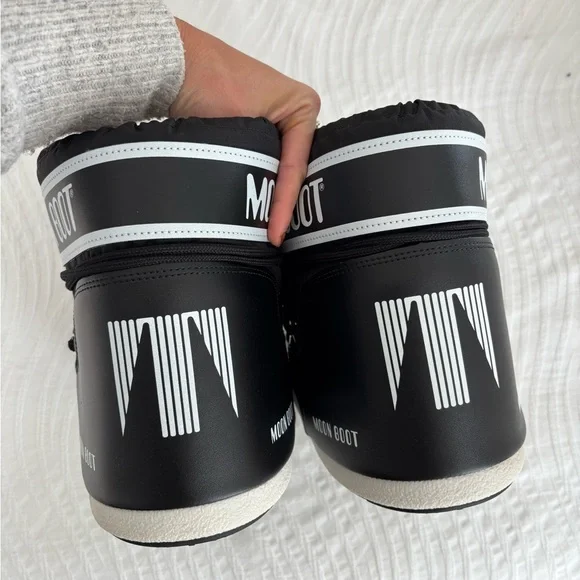 Moon Boot ICON LOW BLACK NYLON BOOTS - Picture 2 of 13